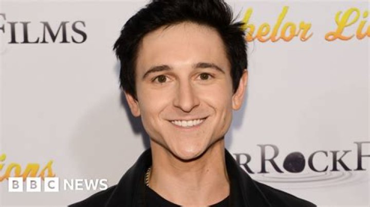 Mitchel Musso Height - CelebsHeight.org
